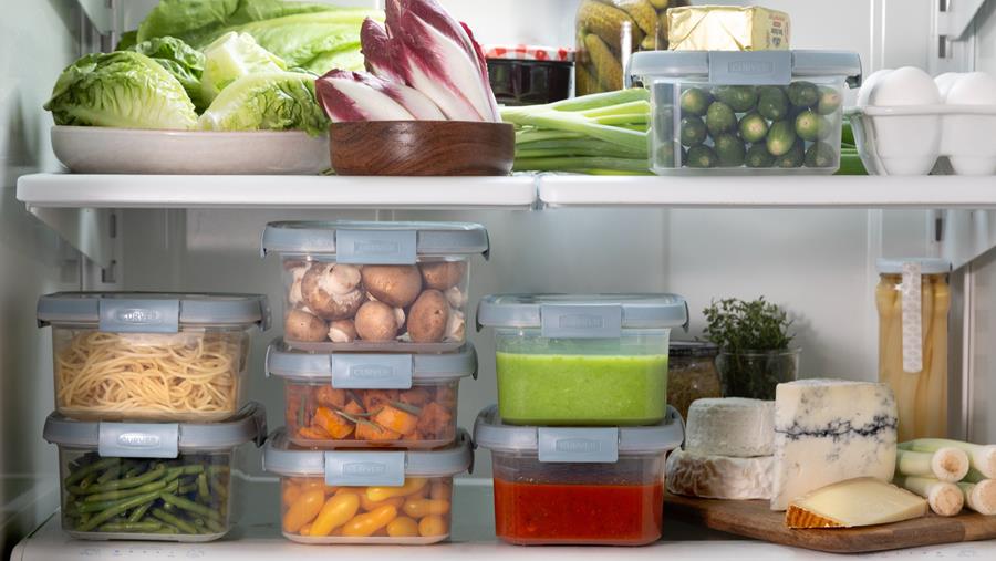 Une cuisine bien ordonnée en quelques gestes ... et boîtes